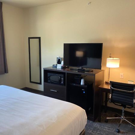 Cobblestone Inn & Suites - Forest City Bagian luar foto