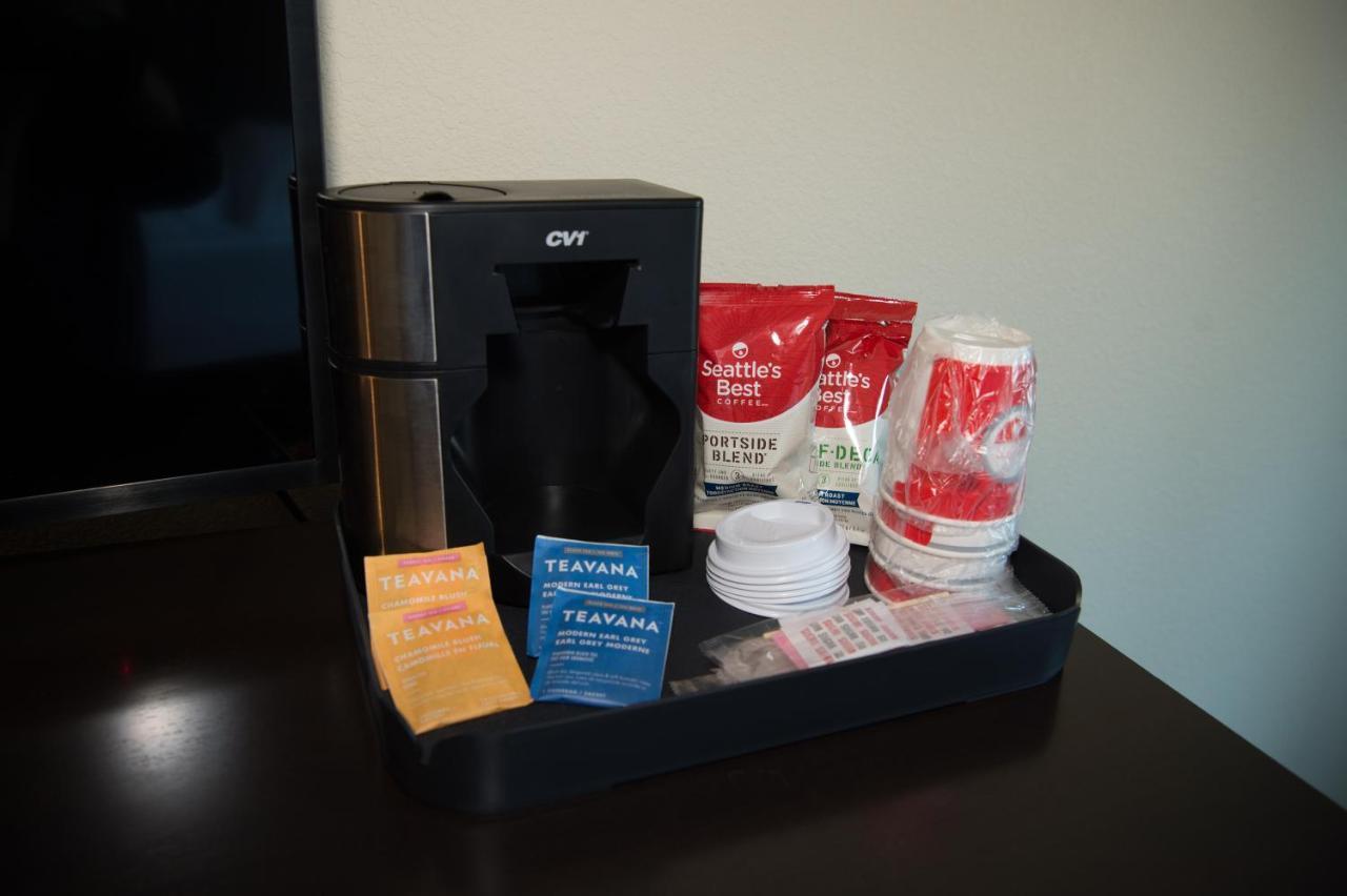 Cobblestone Inn & Suites - Forest City Bagian luar foto