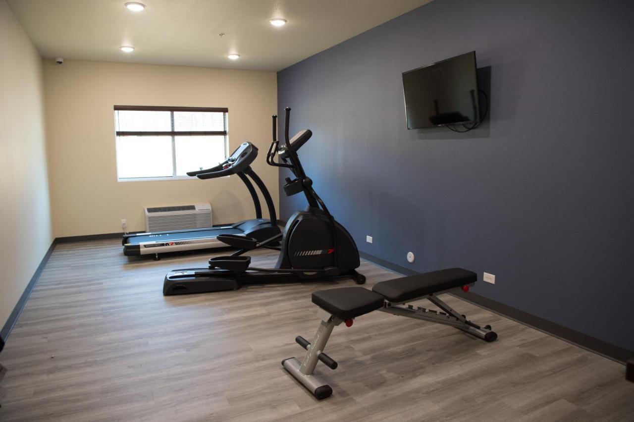 Cobblestone Inn & Suites - Forest City Bagian luar foto