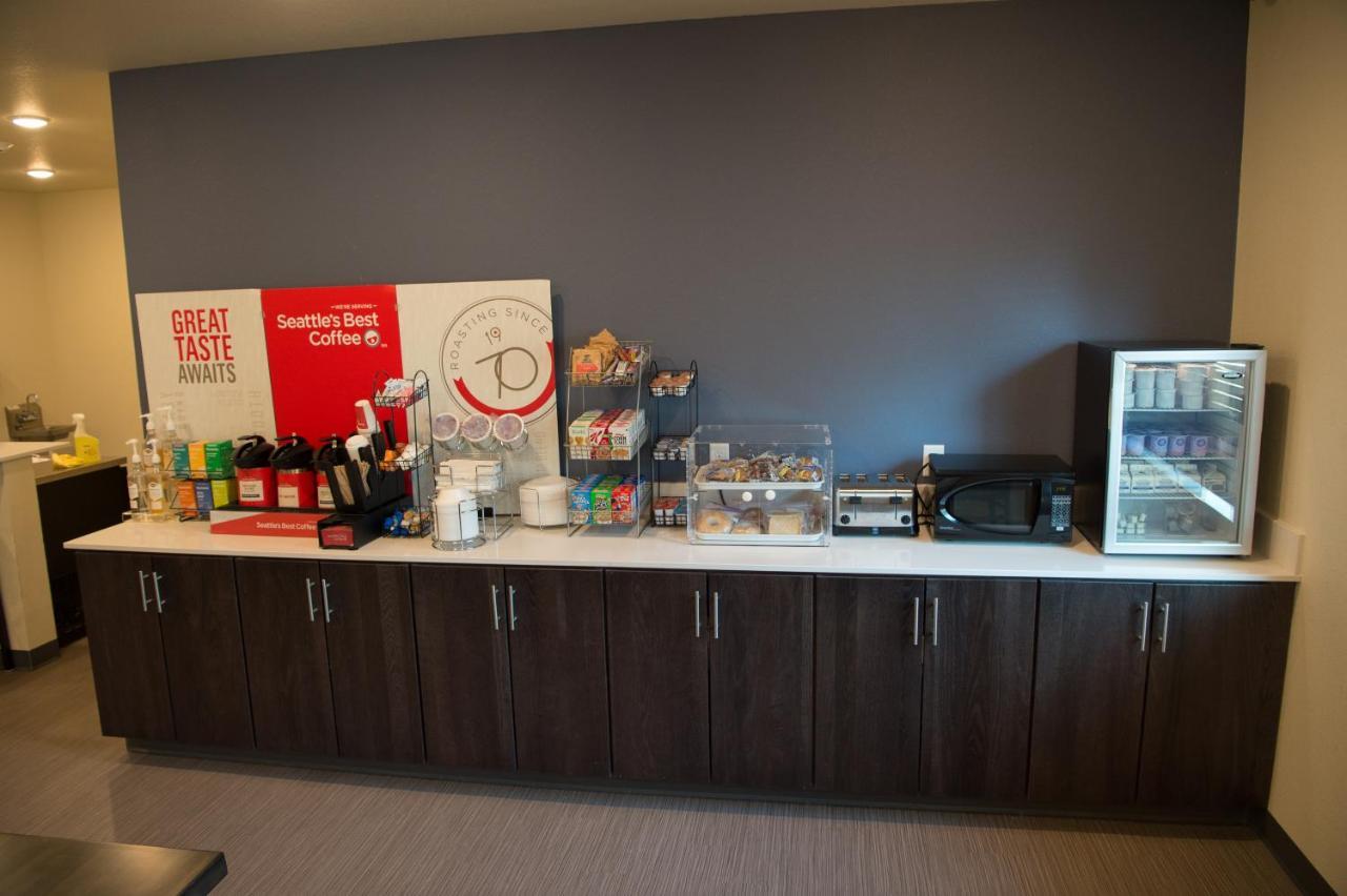 Cobblestone Inn & Suites - Forest City Bagian luar foto