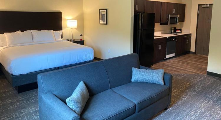 Cobblestone Inn & Suites - Forest City Bagian luar foto